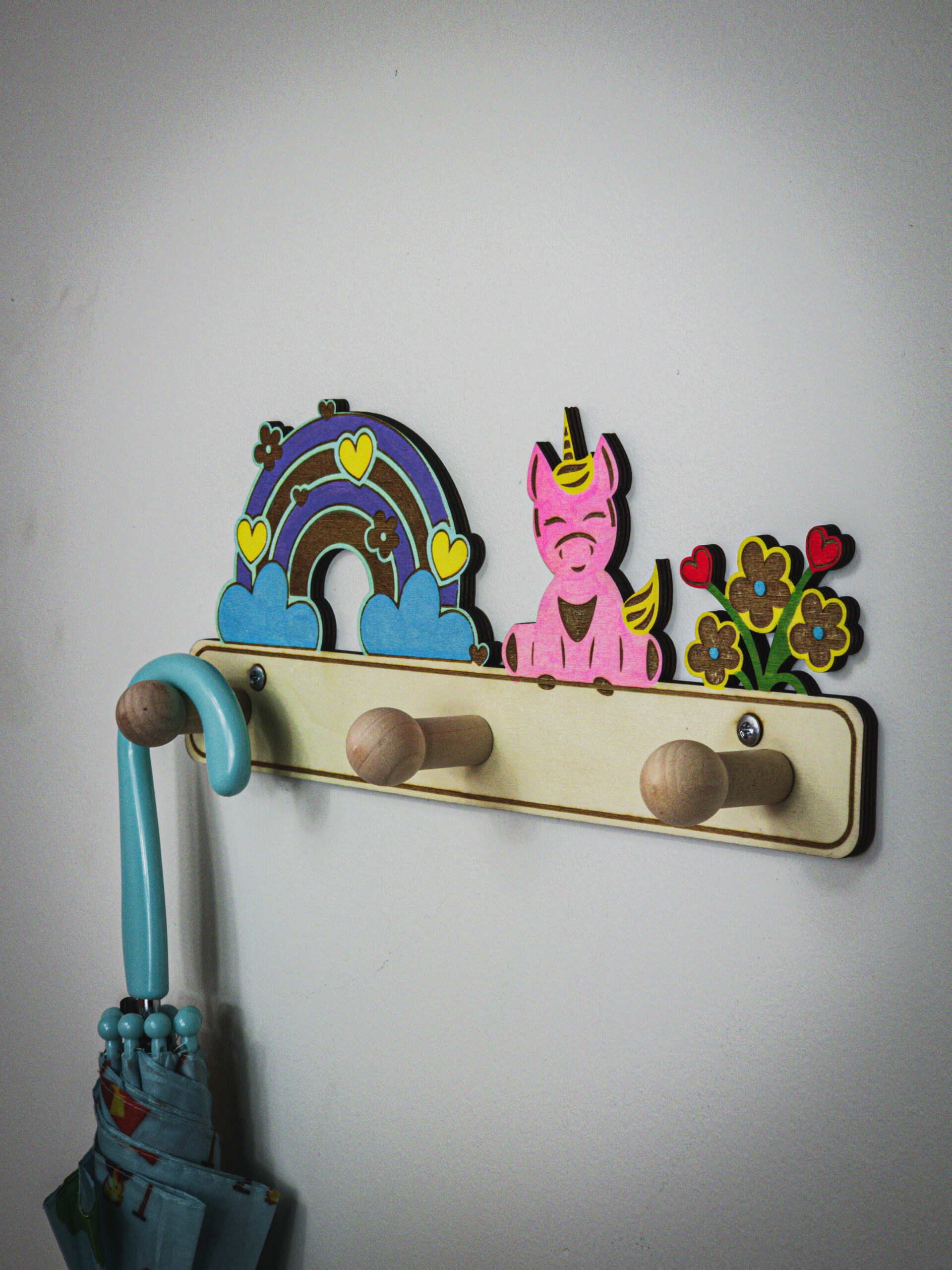 Kolorowy wieszak - kraina jednorożców