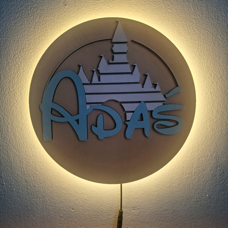 Lampka nocna led z imieniem dziecka - zamek z bajek