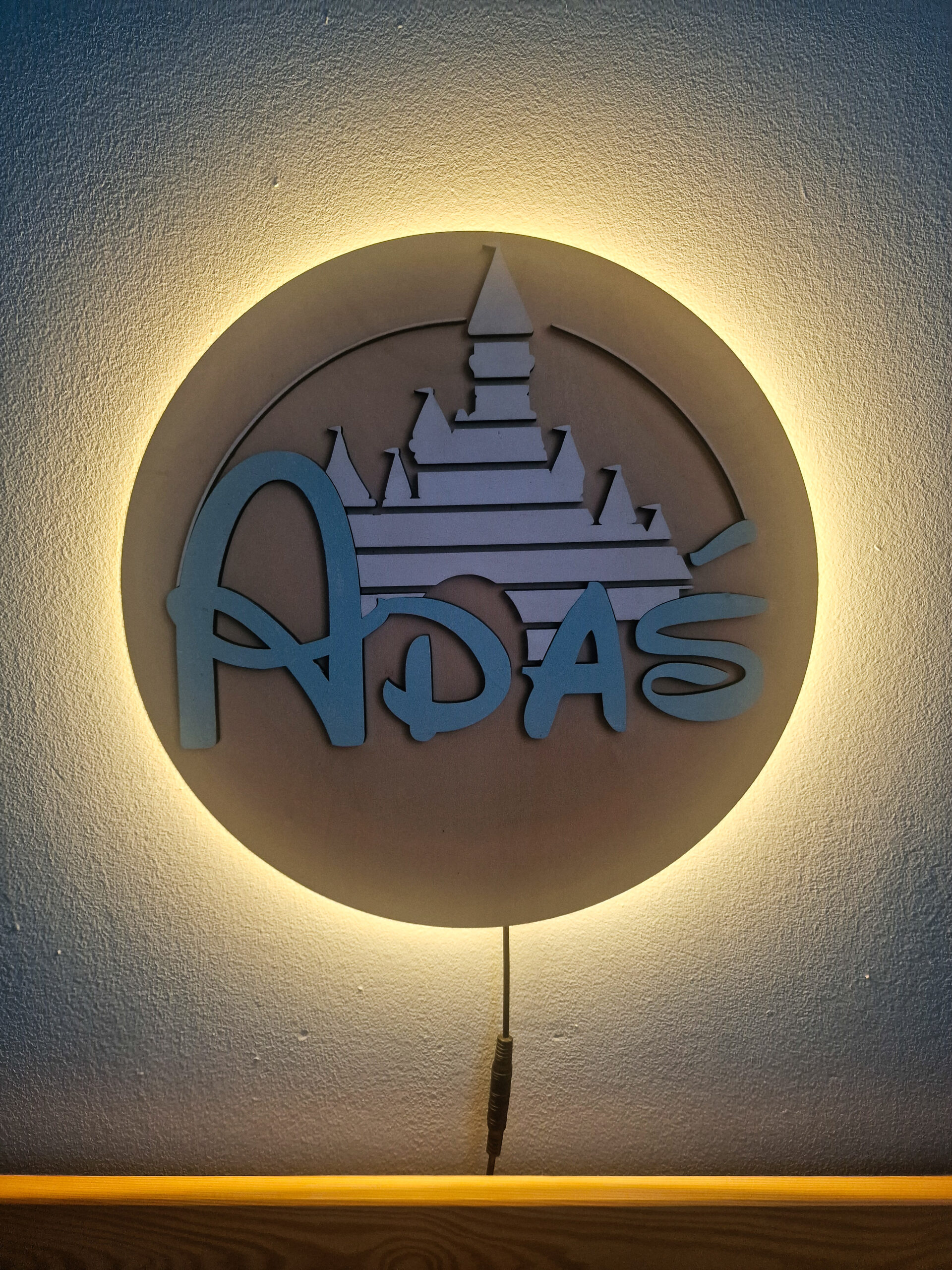 Lampka nocna led z imieniem dziecka - zamek z bajek