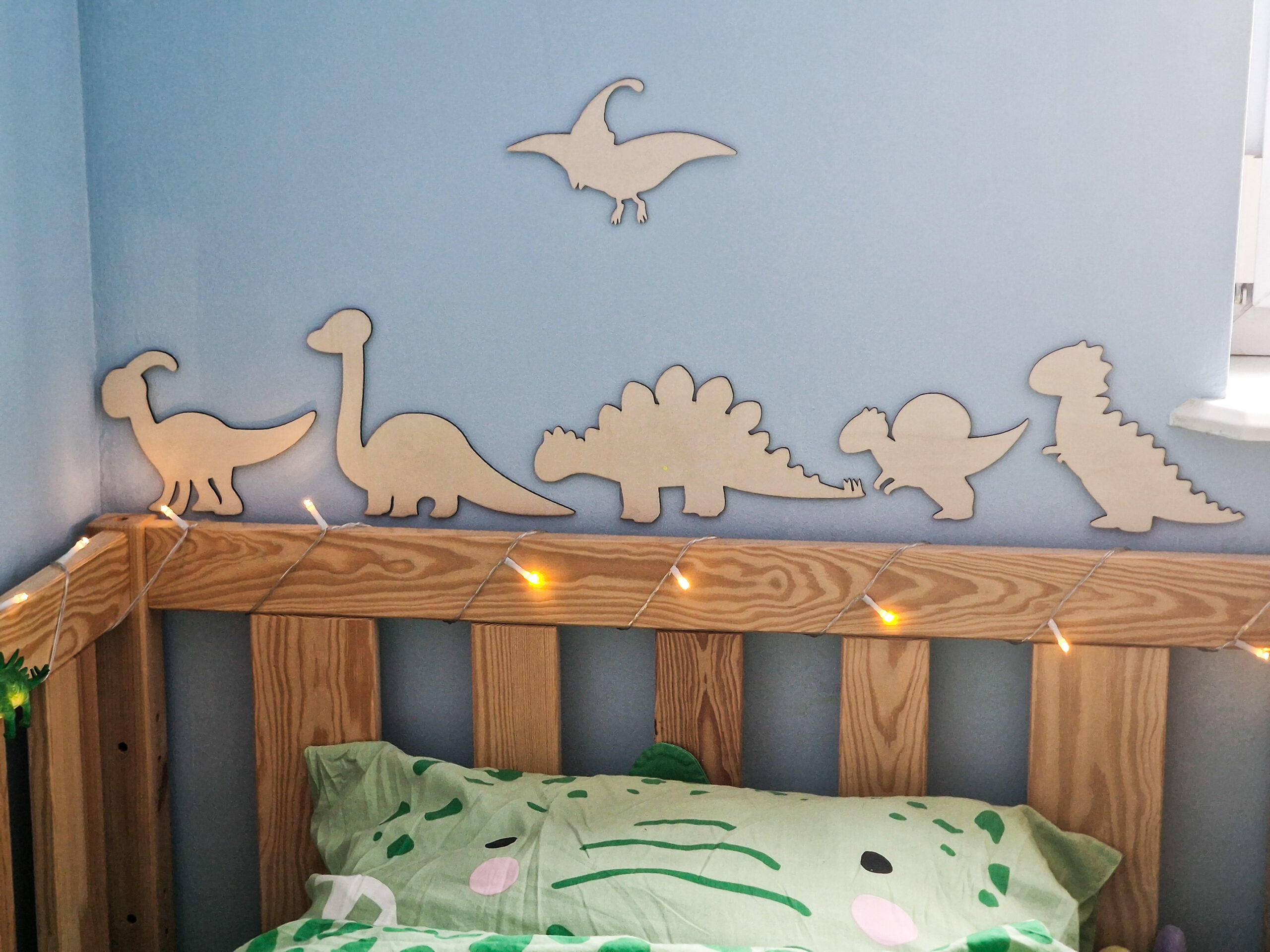 Drewniane ozdoby na ścianę - dinozaury