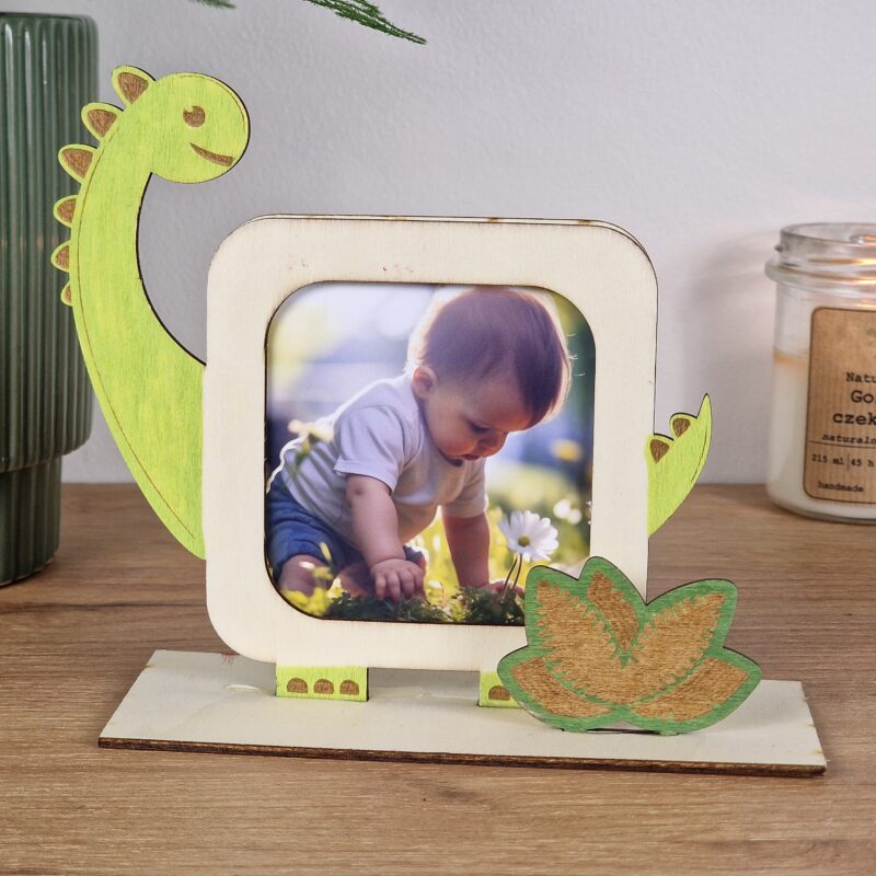 Wyjątkowa ramka na zdjęcia dinozaur – ręcznie wykonana pamiątka na całe życie