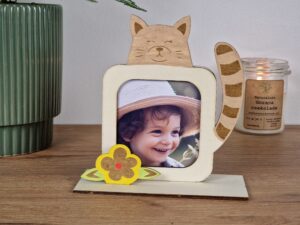 Wyjątkowa ramka na zdjęcia kotek – ręcznie wykonana pamiątka na całe życie